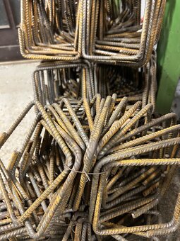 Třmínky 150x150mm r8mm  300ks - 3