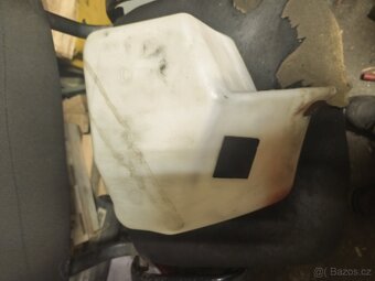 Škoda Felicia Velká nádobka na ostřikovače - 3