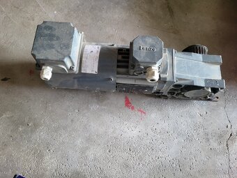 Elektromotor s převodovkou Lenze - 3