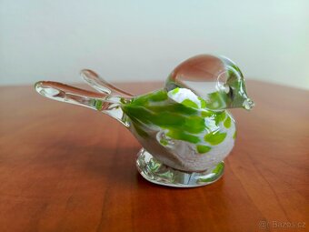 TĚŽÍTKO - ZELENO-BÍLÝ PTÁČEK - HUTNÍ SKLO - 3