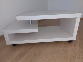 Stolek na kolečkách - 3