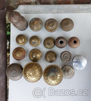 Starožitné mosazné krytky a kroužky. - 3