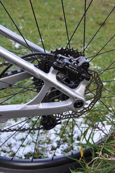 Woom 6 OFF Black 26" dětské kolo s teleskopickou sedlovkou - 3