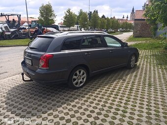 Toyota Avensis 2.0 - 3