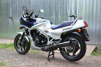 Honda VF 1000F - 3