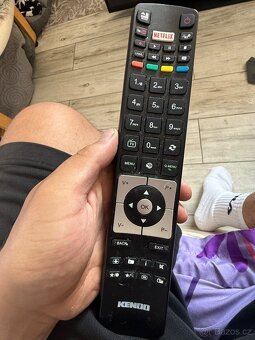 Televize smart značky kendo 110 cm velká je plně funkční tel - 3