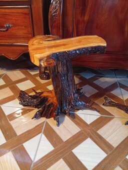 Rustikální dekorativní přírodní stolek - 3