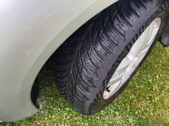 Volkswagen New Beetle - 3