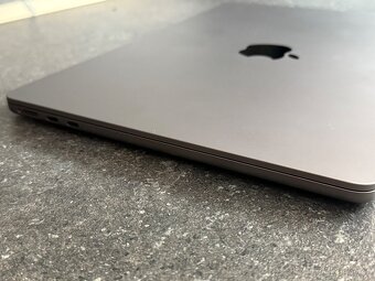 MacBook Air M3, záruka - 3