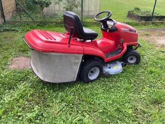 Zahradní traktor Honda 2417 - 3