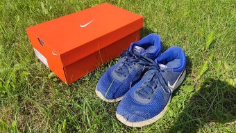 Nike Revolution 4 - 3