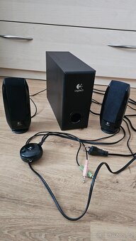Logitech S-220 Speaker System - 3