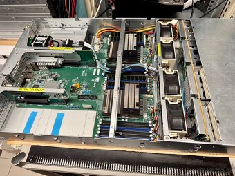 Server 2U Supermicro,16core, 64GB RAM, 4x10Gbit, RAID - 3