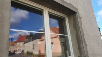 Prodám 2x vstupní dveře a 3x okna. Bílá, dvojsklo - 3
