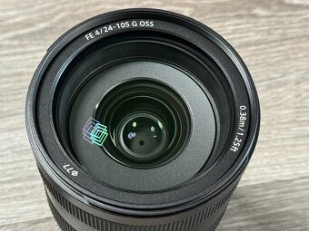 Objektiv Sony FE 24-105/4 OSS + UV filtr - stav nového kusu - 3