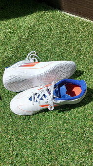 Chlapecké kopačky a sálovky Adidas vel. 36 - 3