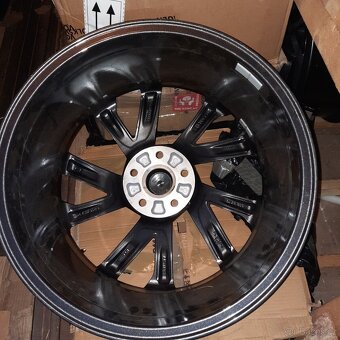 VEGA R19 ET44 Škoda Sportline Superb VW Passat NOVÉ - 3