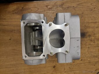 Hlava motoru Ducati - 3