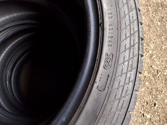 235/45/18 98v Nokian - zimní pneu 2ks - 3