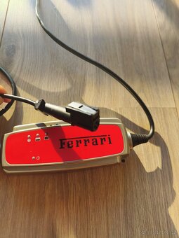 Originální Ferrari nabíječka (CTEK XS 3600) - 3