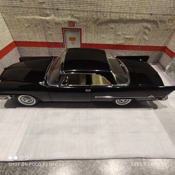 Chrysler 300 c Ertl 1:18 - 3