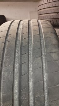 Pneu Goodyear 275/40R18 103Y - 3