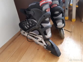 DÁMSKÉ KOLEČKOVÉ BRUSLE ROLLERBLADE - 3