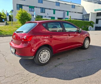 Seat Ibiza najeto jen 17500 km - 3