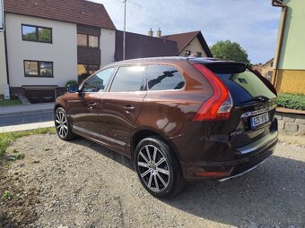 Volvo XC60 D5 158KW 4x4 SUMMUM - 3