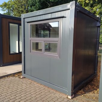 Obytný kontejner o rozměru 2,4 x 2,4 m s výdejním oknem - 3