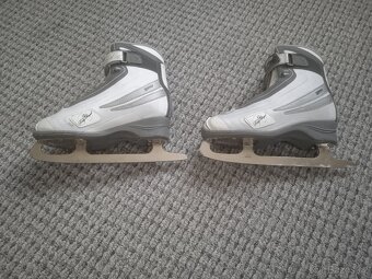 DÁMSKÉ LEDNÍ BRUSLE - 3