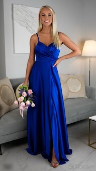 Plesové, společenské šaty v královsky modré barvě - 3