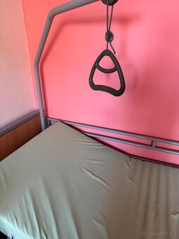 Polohovací zdravotní postel - 3