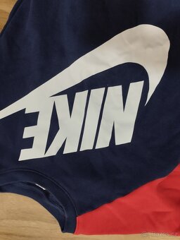 Tepláková souprava Nike vel.110/116 - 3