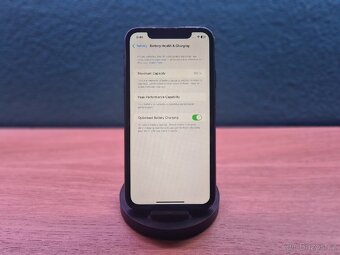 iPhone XR (64GB) - 3