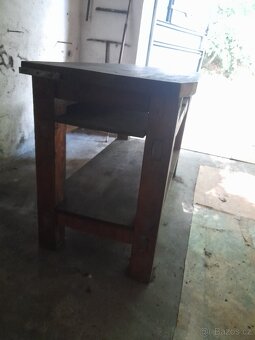 Pracovní stůl - 3
