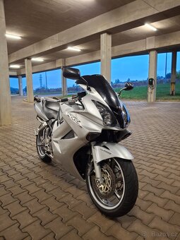 Honda vfr 800 2005 - 3