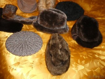 Chlupatá retro čepice, baret, papacha. - 3