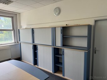 Kancelářské stoly a skříně - 3