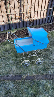 Retro Kočárek pro panenky modrý - 3