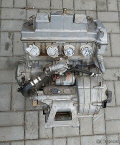 Motor Honda 600 ccm s příslušenstvím (ex Pospíšilík) - 3