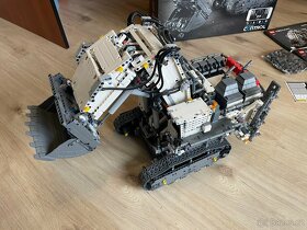 LEGO Technic 42100 Bagr Liebherr R 9800 - 3