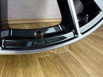 TOP kola Audi Q7 / SQ7 22” originál - 3