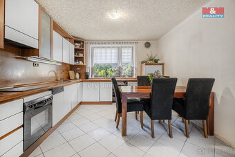 Prodej dvougeneračního rodinného domu, 190 m², Vaňov - 3