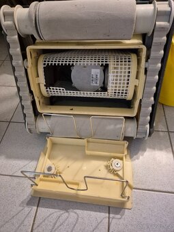 Robotický bazénový vysavač - 3