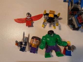 Lego 76018 - Marvel - Hulk Rozbití laboratoře - 3