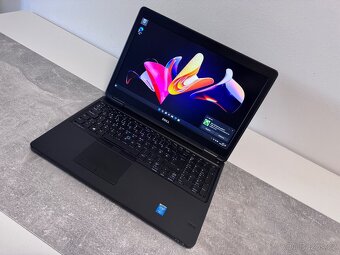 Dell Latitude E5550 - Core i5-5300U / 256GB SSD / 15.6” - 3
