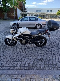 Yamaha XJ6 - 3