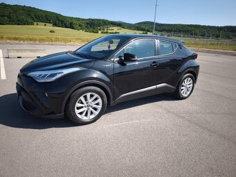 Toyota C-HR 1.8 Hybrid E-CVT rok 2021 - 3