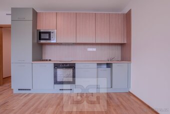 Moderní byt 1+kk v novostavbě na Smíchově – 42 m2 - 3